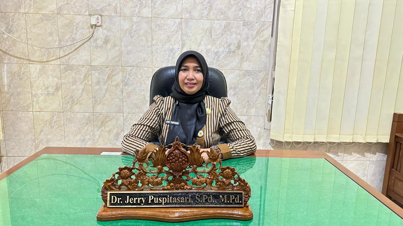 Kepala Sekolah Termuda di Blora, Dr. Jerry Puspitasari ,S.Pd.,M.Pd., Pimpin SMA N 1 Cepu dengan Semangat Transformasi Pendidikan.